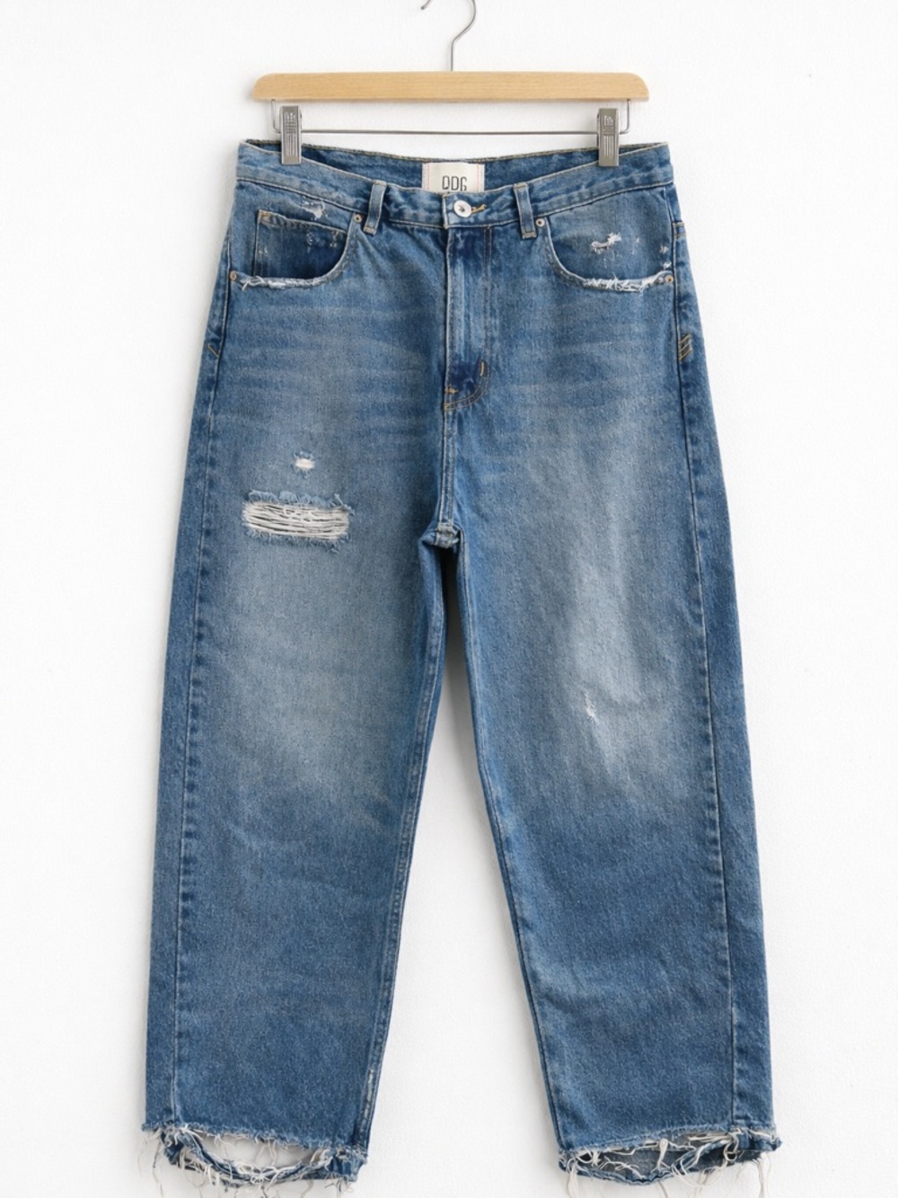 BDG Cropped Skate Fit Jeans Size 33 Distressed Raw Hem Denim